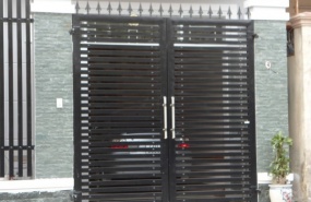 Cổng sắt 2 cánh