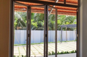 Cửa đi 4 cánh 