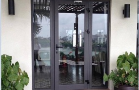 Cửa nhôm Xingfa- Cửa đi mở quay  3  cánh 